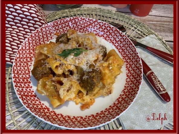 Gratin de pâtes aux boulettes de viande de bœuf