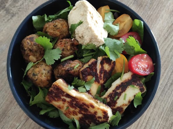 Bowl libanais houmous et halloumi