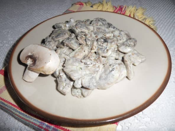 Champignons sautés au beurre à l’ail et aux fines herbes
