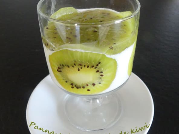 Panna cotta et coulis de kiwis : un dessert léger et très frais