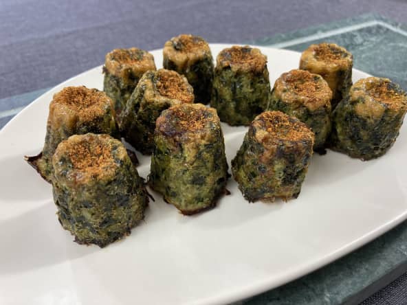 Cannelés de flétan aux épinards et piment d'Espelette