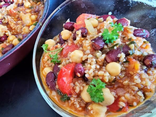 Poêlée végétarienne rapide boulgour, pois chiches et haricots rouges