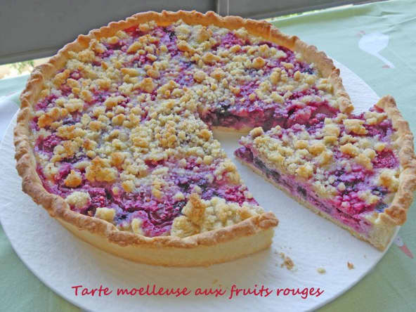 Tarte moelleuse aux framboises, griottes, myrtilles