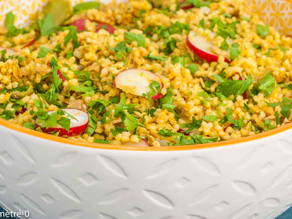 Salade de millet aux légumes de printemps (asperges vertes, radis)