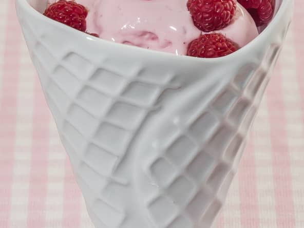 Glace au yaourt grec et aux framboises : facile et délicieux !