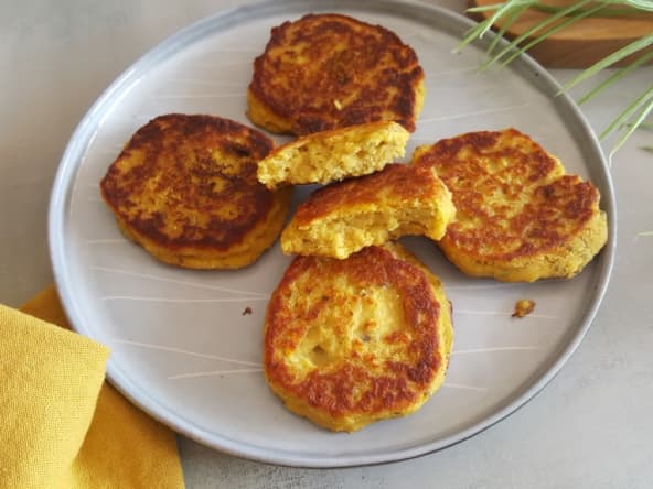 Galettes lentilles corail sauce au yaourt