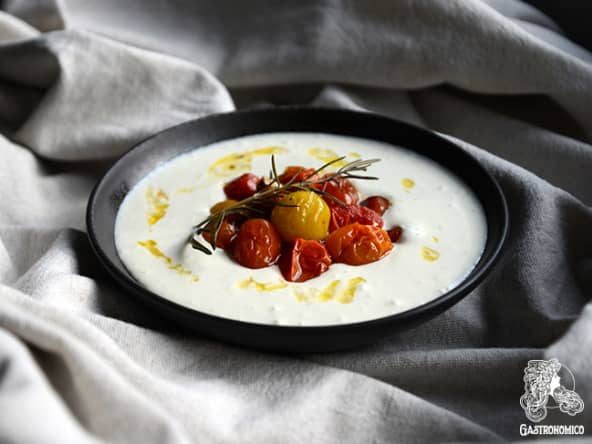 Dip de fromage feta et tomates cerises rôties