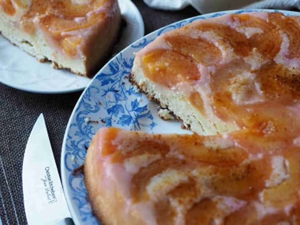 Gâteau Renversé aux Prunes rouges très facile à préparer
