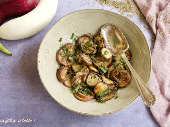Aubergines grillées à la menthe séchée