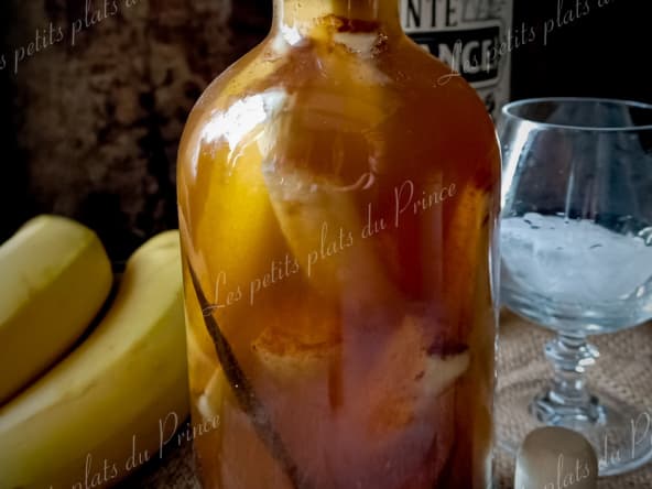 Cocktail Rhum arrangé banane, vanille, cannelle et miel