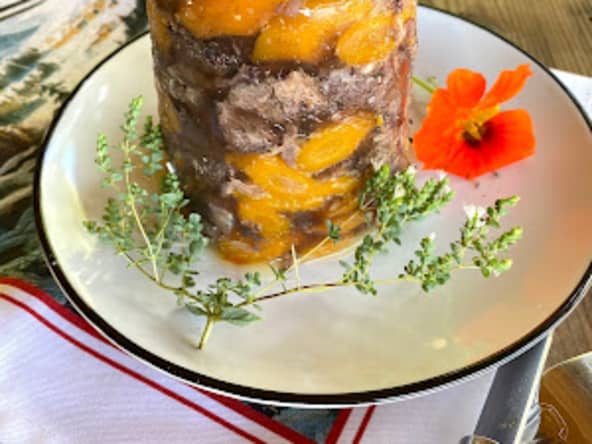 Terrine de gelée de boeuf au vin rouge