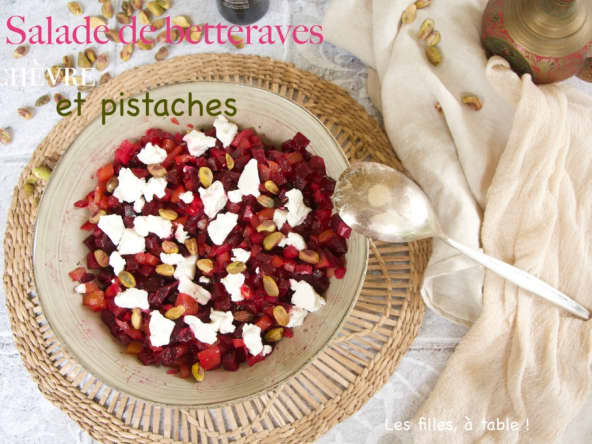 Salade de betteraves, fromage de chèvre frais et pistaches