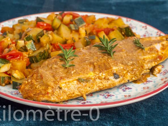 Bonite, sauce au curry, et courgettes sautées aux tomates cerises