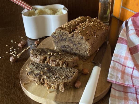 Cake sarrasin, chocolat et noisettes. Une recette IG bas et sans gluten.