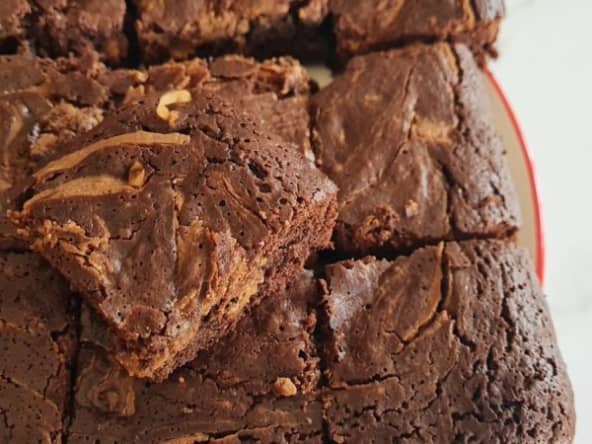 Brownie marbré au beurre de cacahuètes