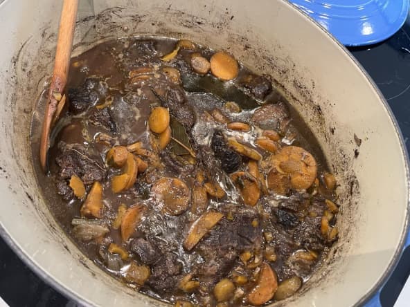 Joues de bœuf aux carottes et au vin rouge façon bourguignon
