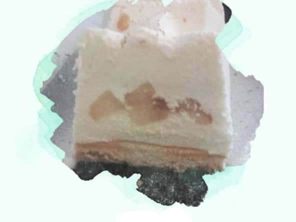 Bûche de noël entremet poire, caramel au beurre salé et vanille