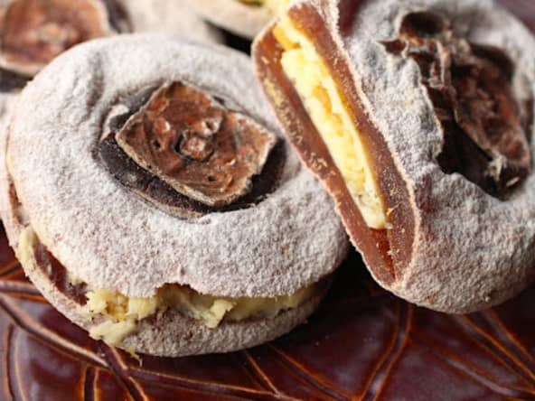 Kakis séchés farcis au beurre et au citron confit, un en-cas surprenant