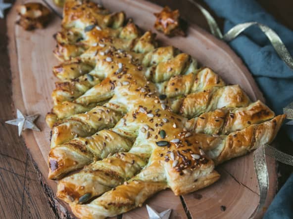 Pour le réveillon, un sapin de Noël feuilleté apéritif au pesto