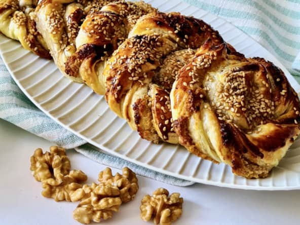 Des escargots feuilletés aux noix bien dorés