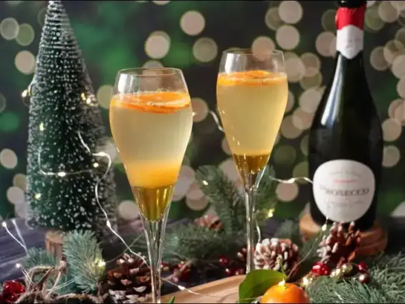 Cocktail de fête au prosecco clémentine et romarin