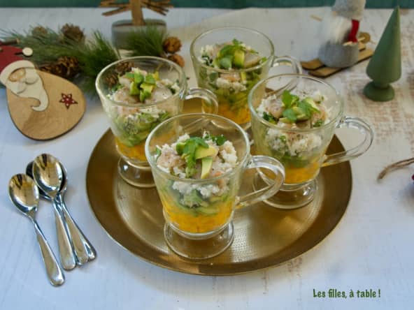 Tartare de mangue, avocats, miettes de crabe et noix de St-Jacques