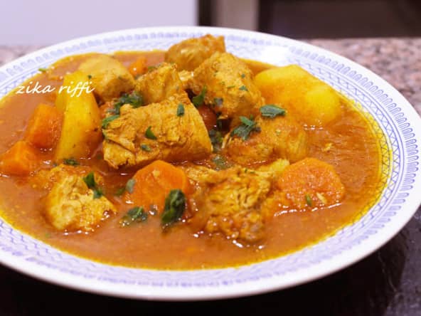 Soupe hongroise de goulash au veau et au paprika