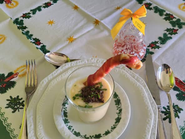 Velouté de panais et céleri-rave à la tapenade de champignons aux truffes