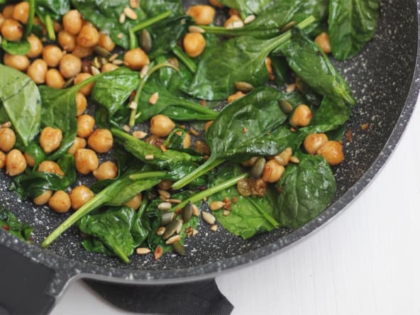 Poêlée végétarienne de pois chiches et épinards