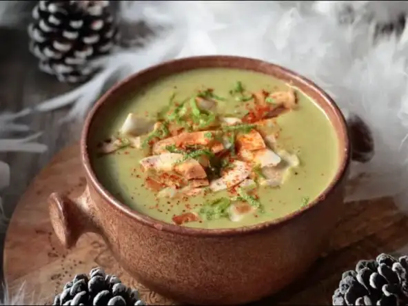 Crème de pois cassés aux saveurs thaïlandaises de lait de coco et citron vert