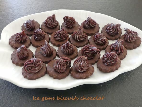 Biscuits "Iced gems" au chocolat