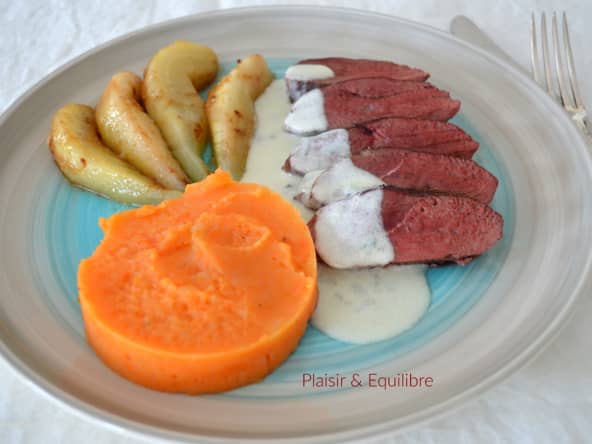 Canard aux poires sauce 4 épices et fromage Bleu de brebis