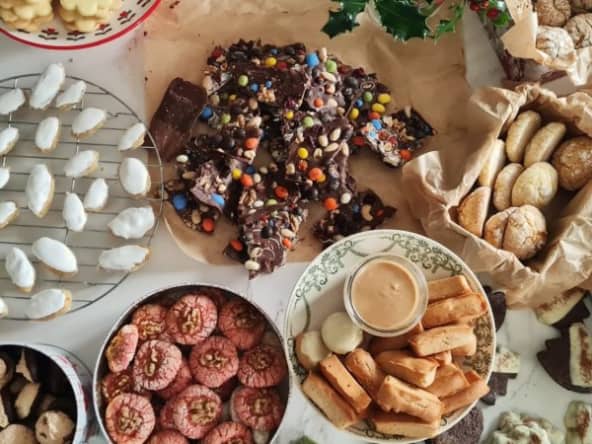 Calisson classique à l'eau de fleur d'oranger : une recette délicieuse avec un café