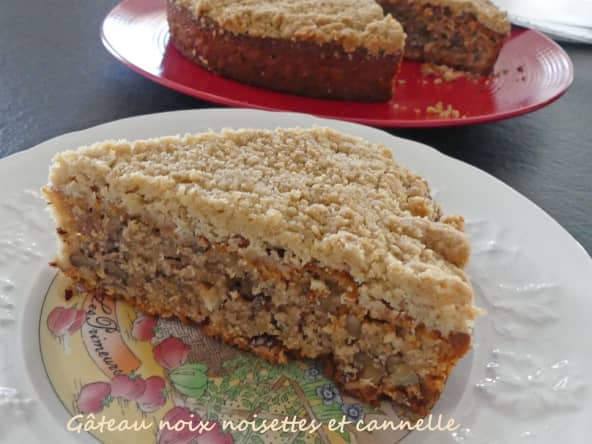 Gâteau noix noisettes et cannelle, le dessert parfait de l'automne !