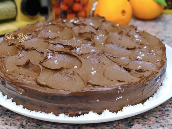 Gâteau moelleux à la ganache au chocolat noir