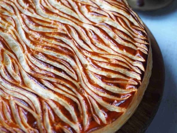 Galette des rois noix de coco et fruits de la passion