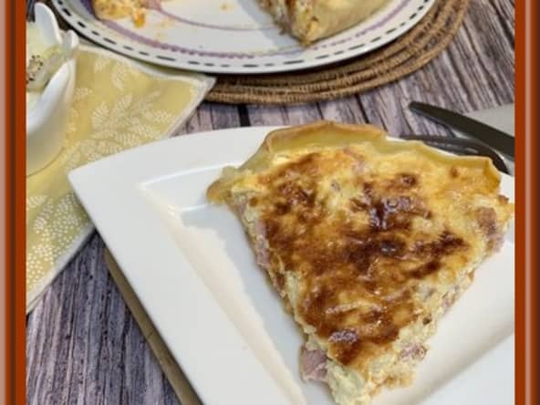 Tarte au jambon, oignon et pesto rosso comme une quiche