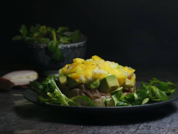 Sushi cake au thon frais, mangue et avocat