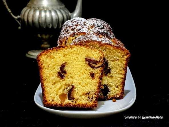 Gâteau au yaourt et aux dattes pour le goûter