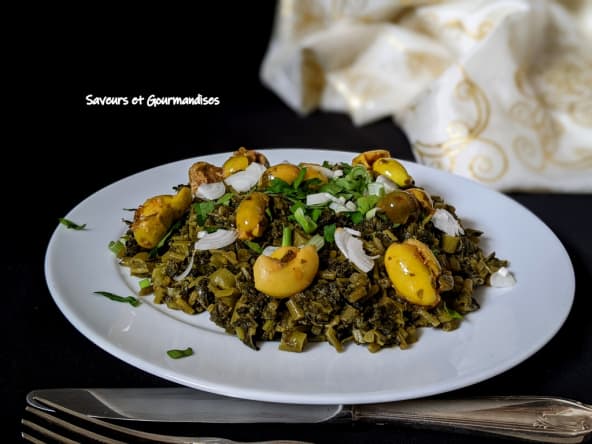 Khoubbiz ou khoubbaïz (mauve) en salade