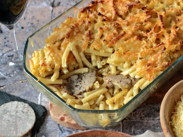 Gratin de macaroni à la crème fraîche et à l’andouille de Guémené