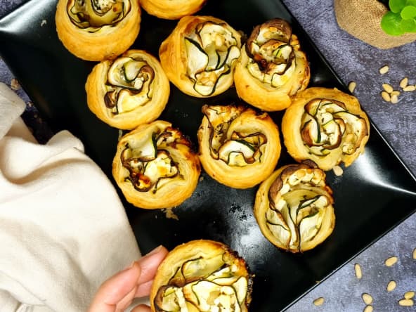 Roses de courgette et fêta