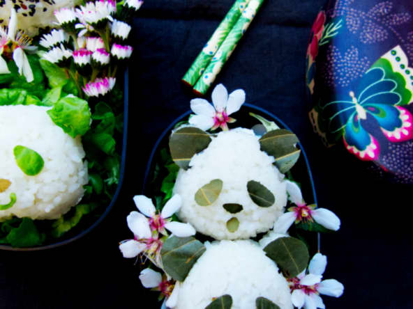 Onigiri mignon en forme de tête de panda