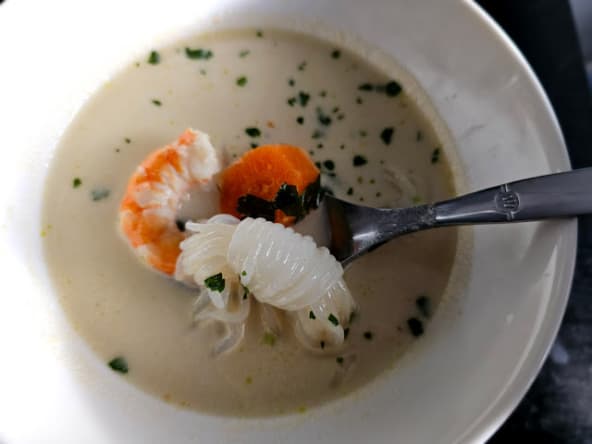 Bouillon maison à base de carcasses de crevettes