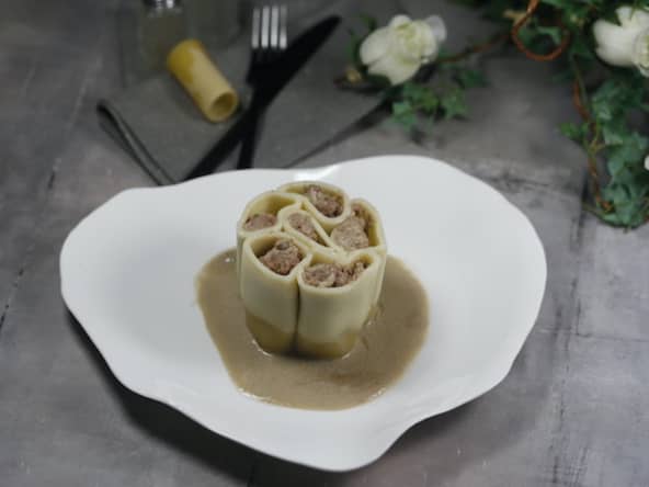 Paccheri farcis au canard confit et au foie gras - les pâtes en habits de fête !