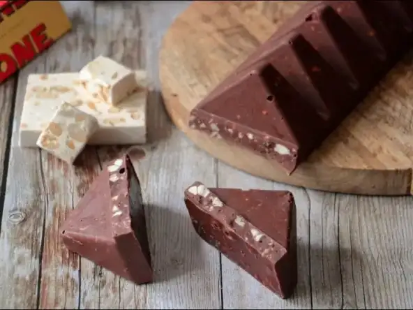 Chocolat au nougat et amandes façon Toblerone