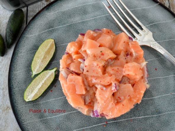 Tartare de saumon au citron caviar, une entrée fraîche !