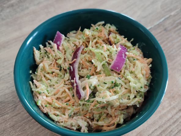 Salade Coleslaw de brocoli, carotte et pomme