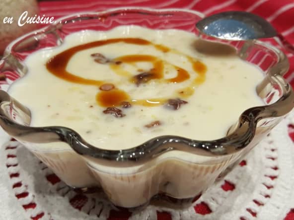 Riz au lait avec ses raisins au rhum, un dessert régressif