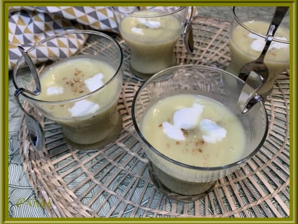 Velouté de tiges d'asperge au chèvre frais
